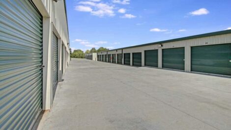 Drive up units at Mini Storage Dept in Nashville.