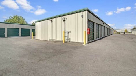 Drive up units at Mini Storage Depot in in Old Hickory.